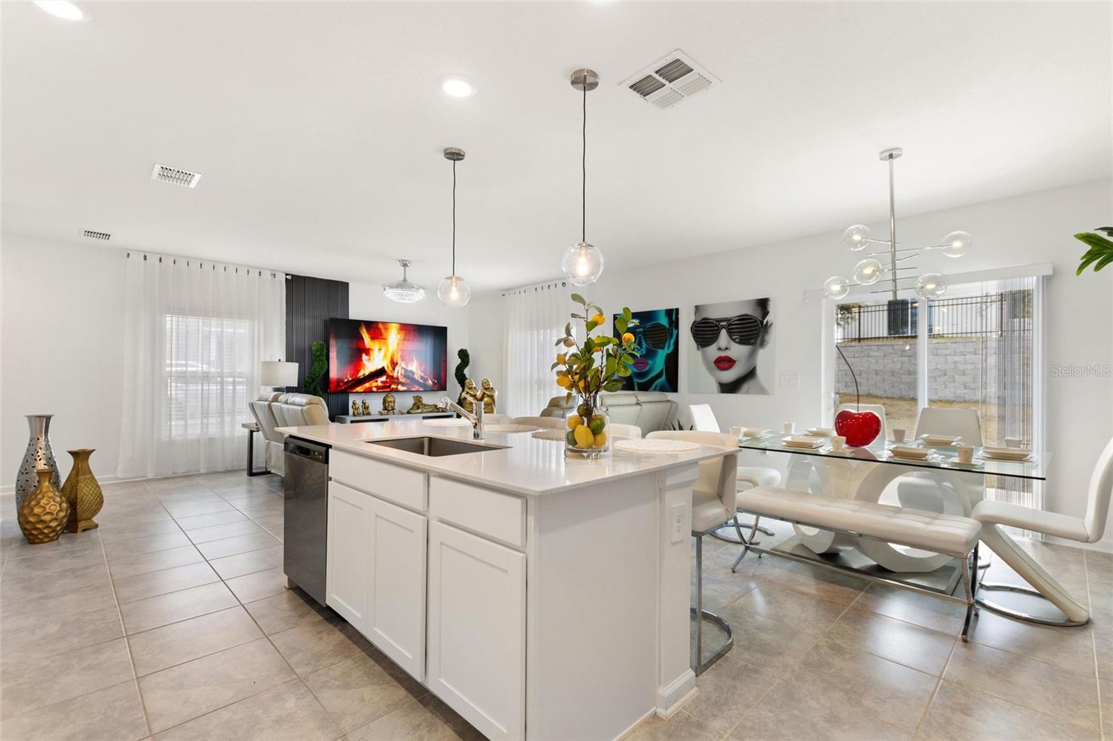 Image 13 of 43 For 1903 Niagra Drive