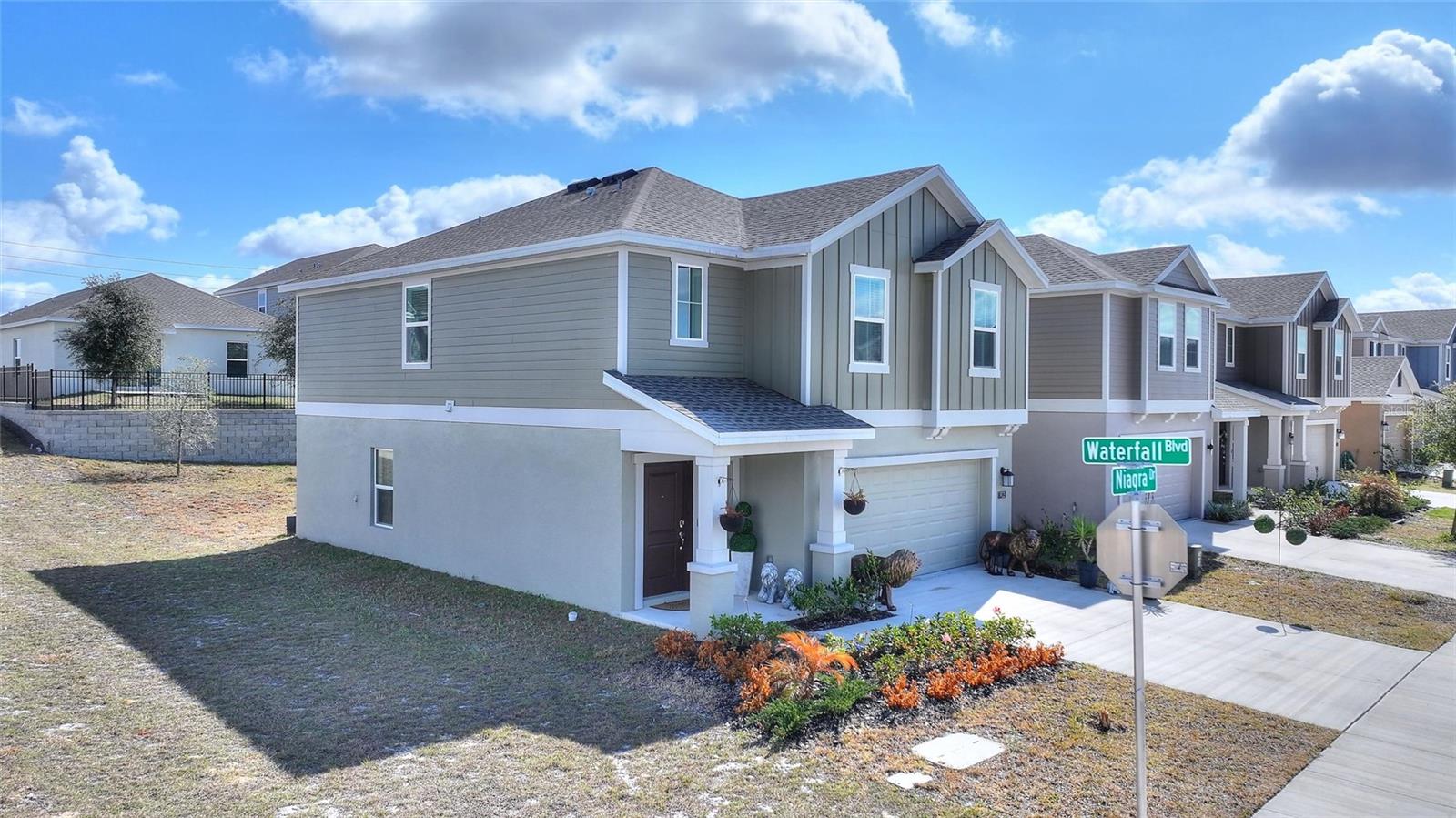 Image 2 of 43 For 1903 Niagra Drive