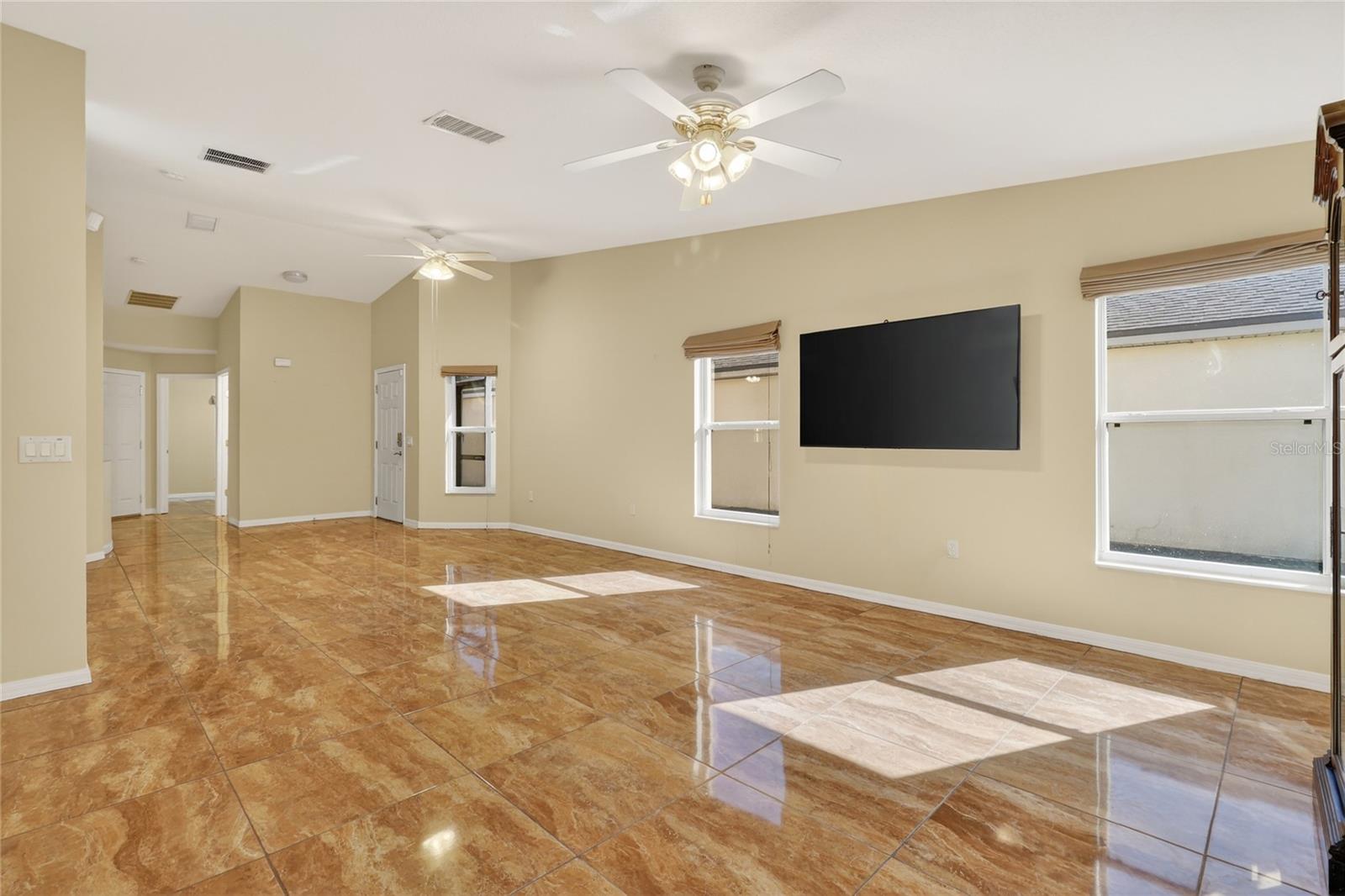 Image 19 of 41 For 156 Grand Canal Drive