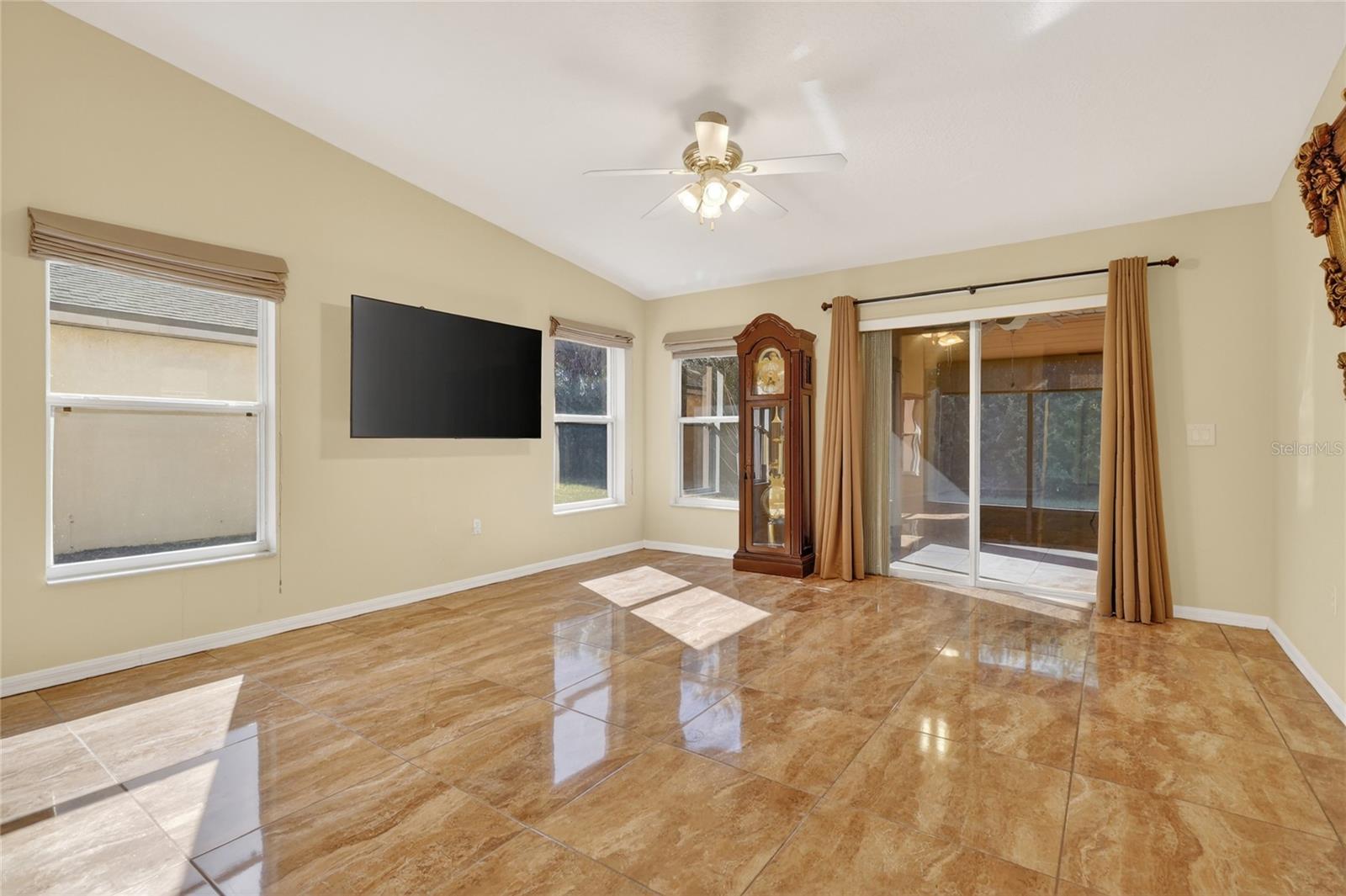 Image 20 of 41 For 156 Grand Canal Drive