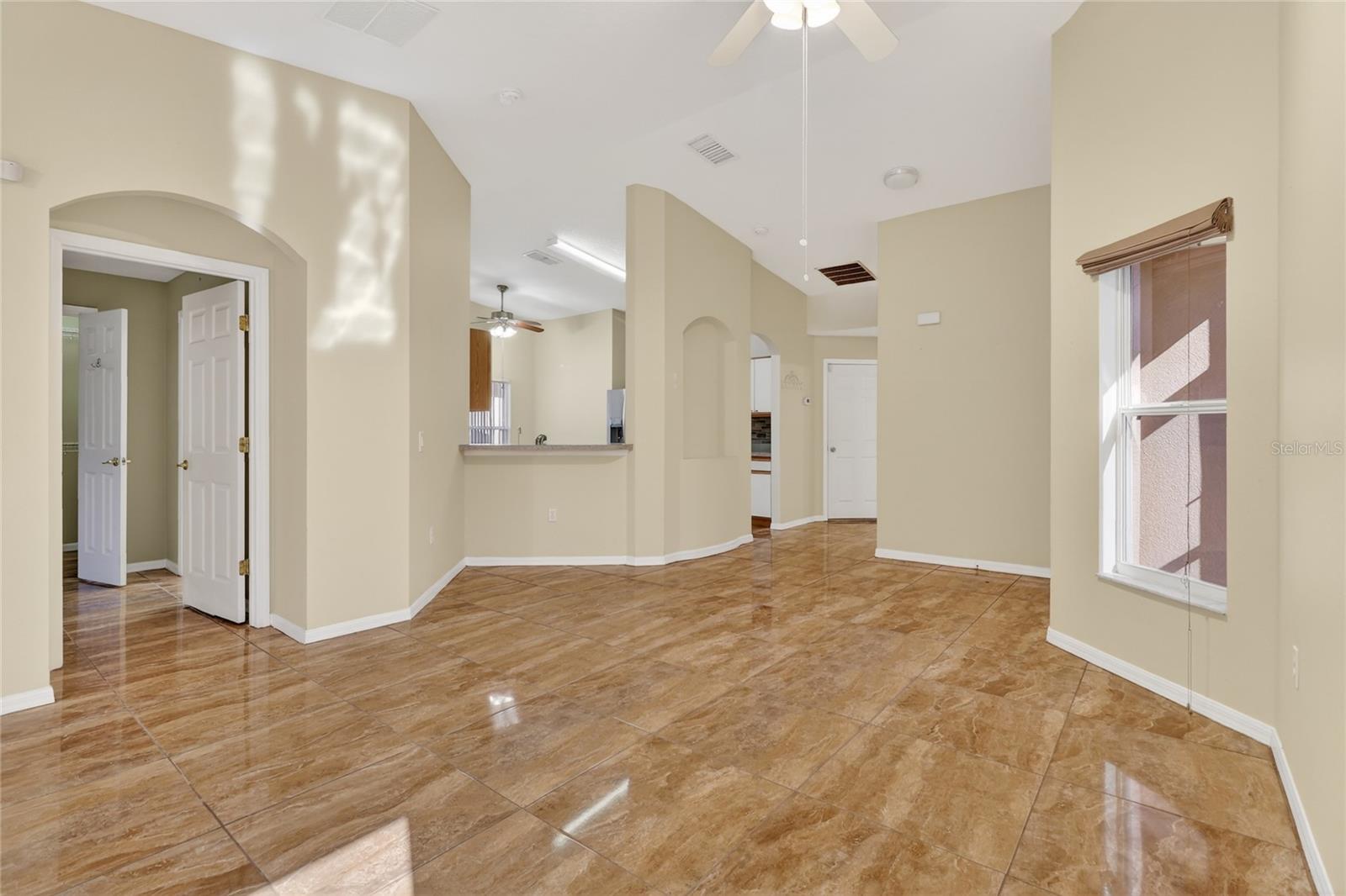 Image 28 of 41 For 156 Grand Canal Drive