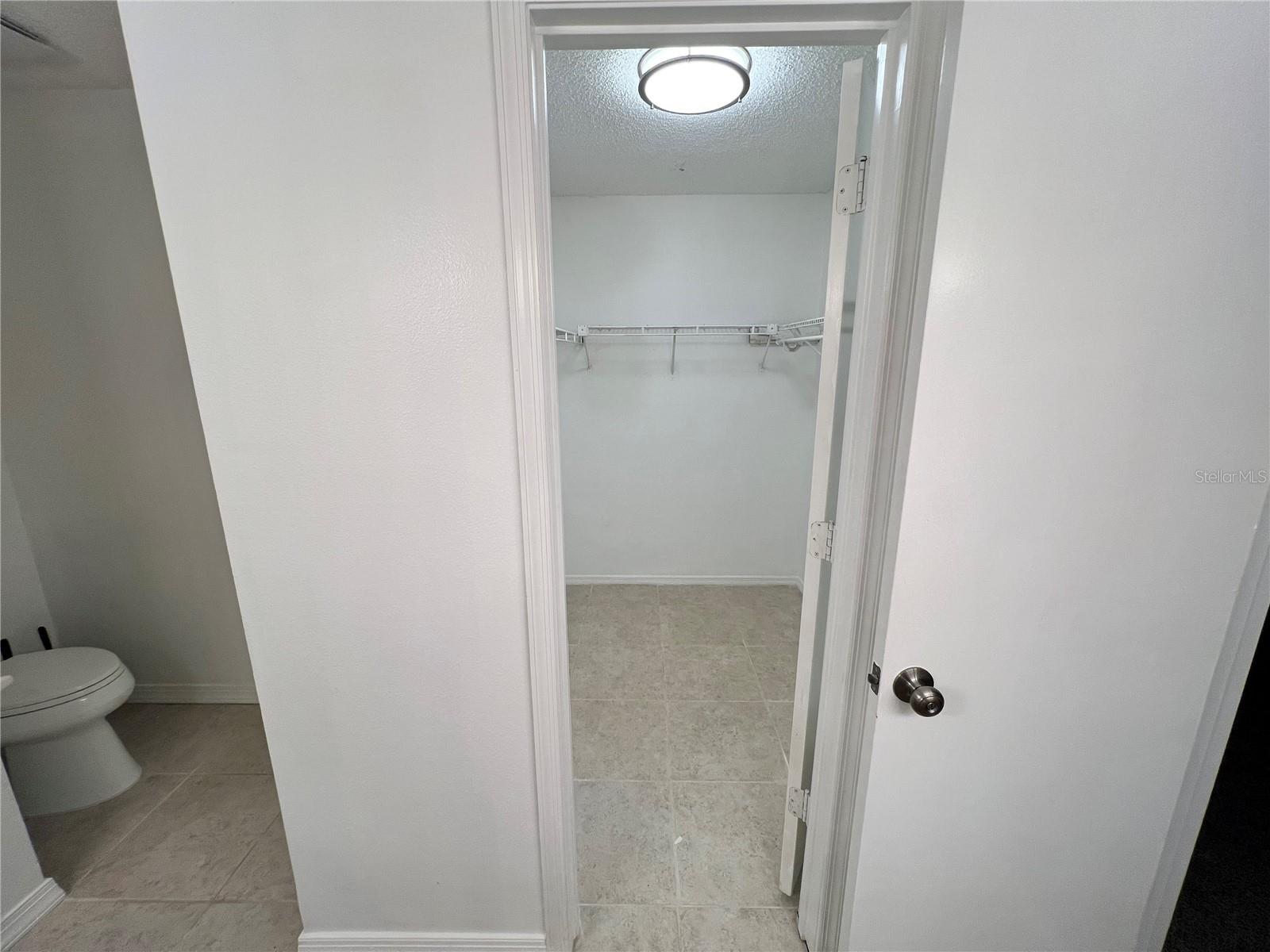 Image 17 of 23 For 6042 Brookhill Cir