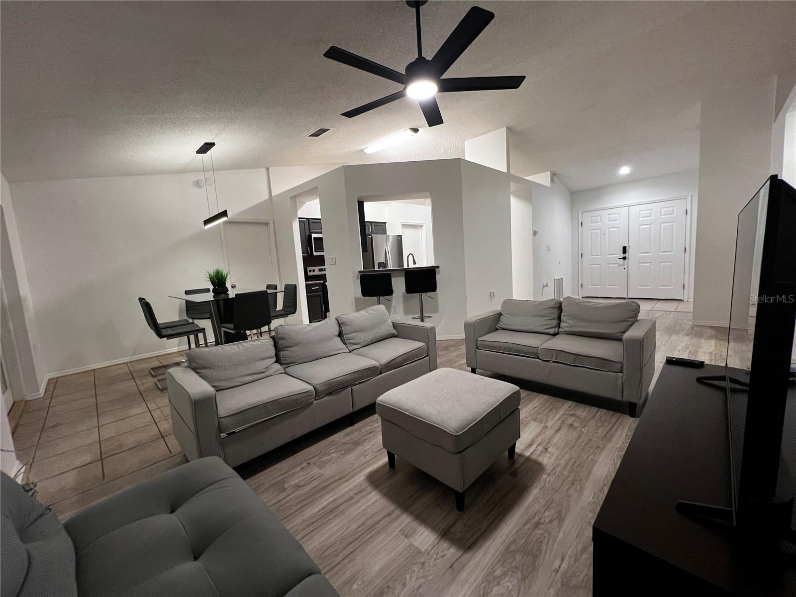 Image 4 of 23 For 6042 Brookhill Cir