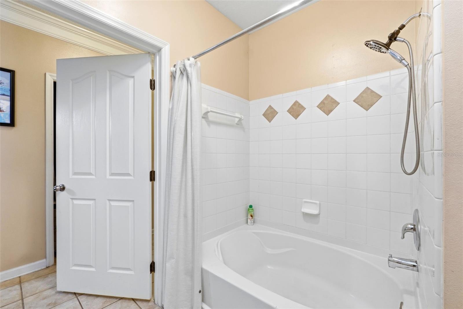 Image 21 of 27 For 12837 Madison Pointe Circle 208