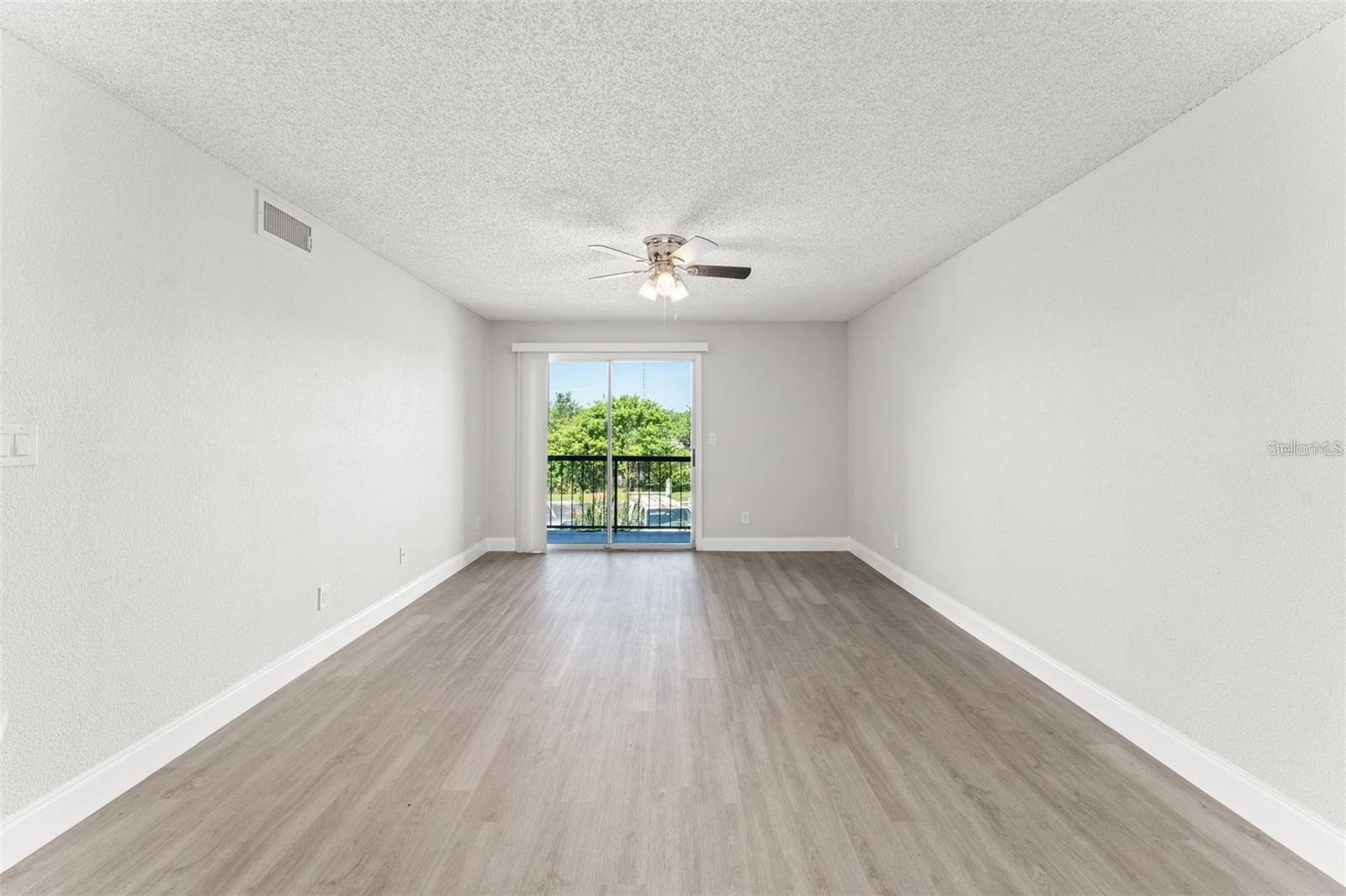 Image 3 of 17 For 1932 Lake Atriums Circle 69