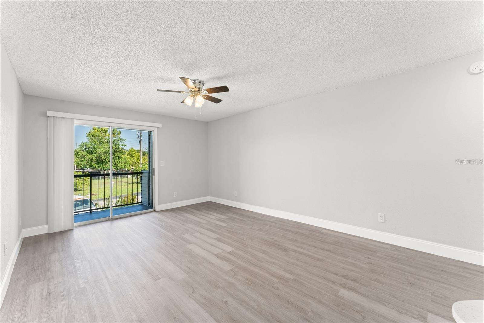 Image 4 of 17 For 1932 Lake Atriums Circle 69