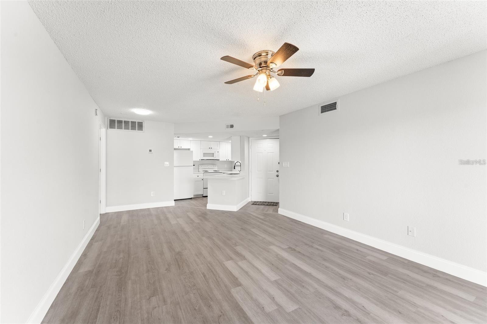 Image 8 of 17 For 1932 Lake Atriums Circle 69