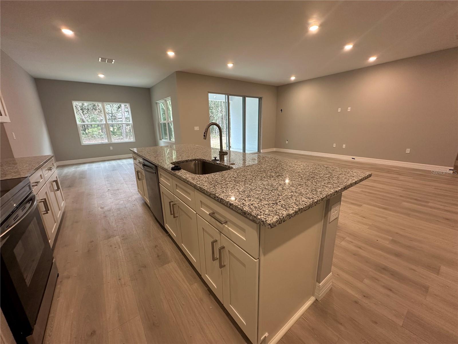 Image 4 of 28 For 9 Mimosa Court W