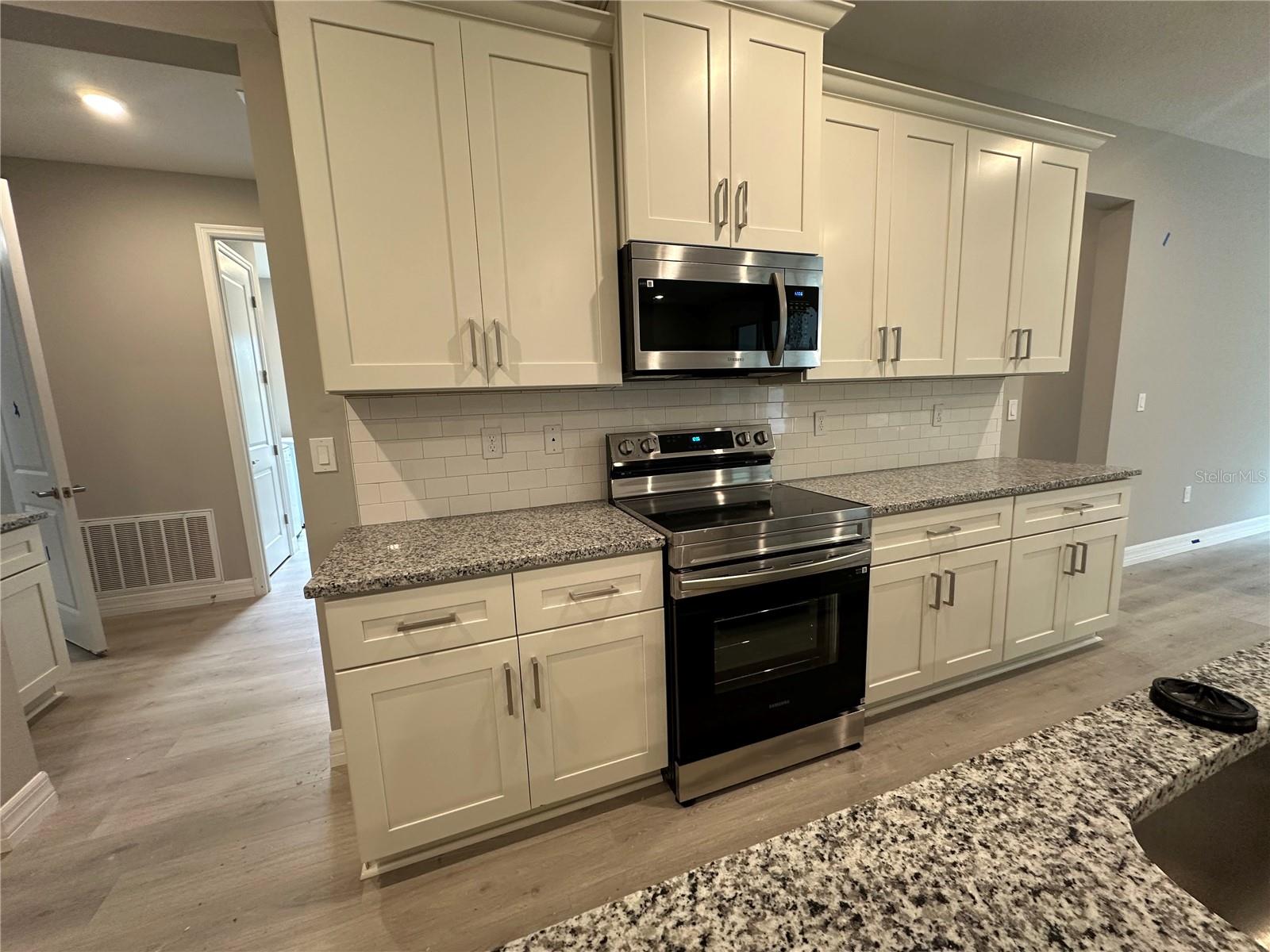 Image 5 of 28 For 9 Mimosa Court W