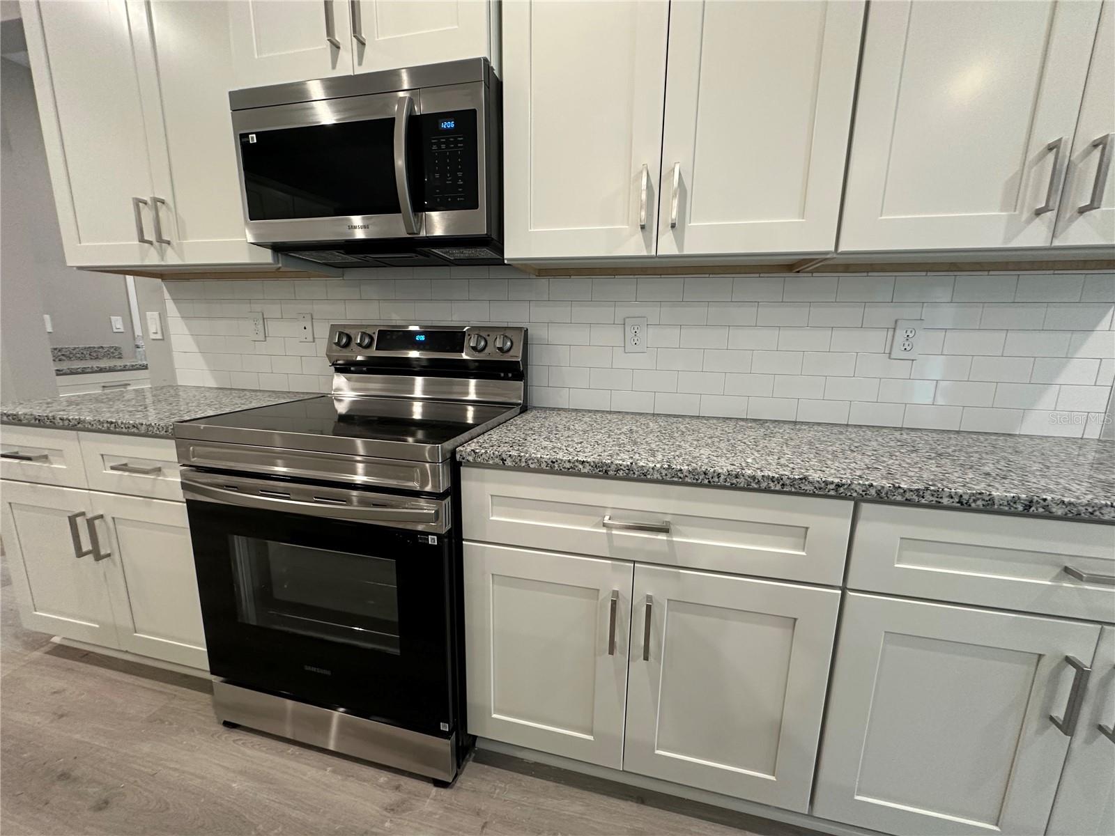 Image 7 of 28 For 9 Mimosa Court W