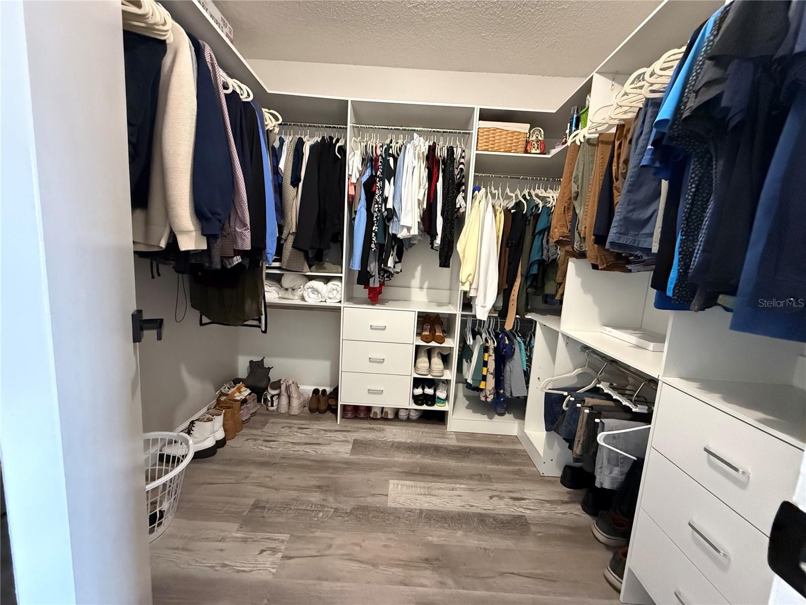 Image 28 of 39 For 227 Burning Tree Drive