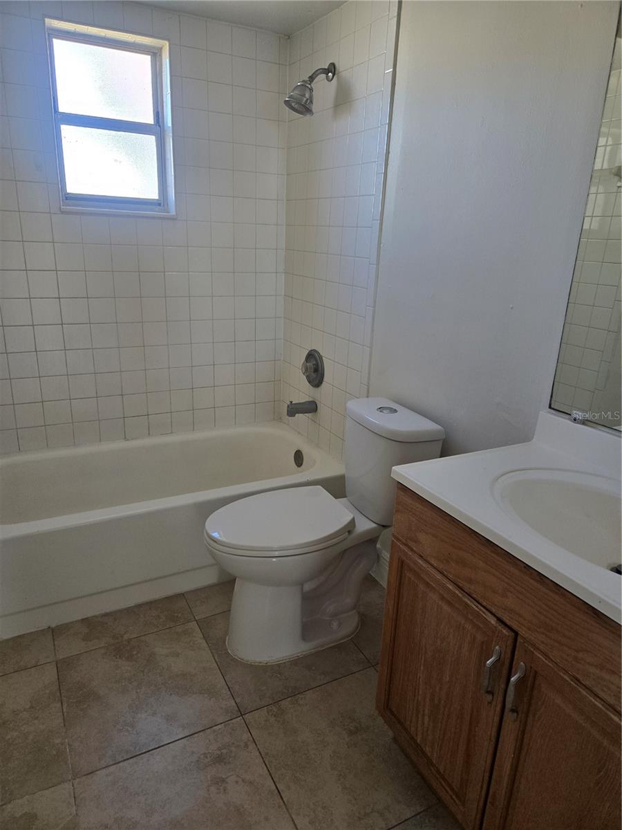 Image 11 of 13 For 271 La Paz Drive