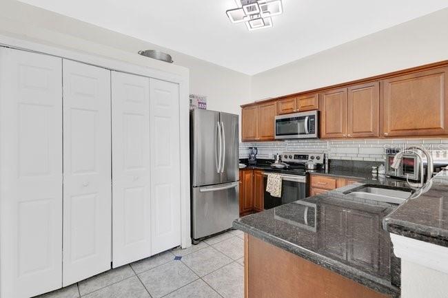 Image 17 of 36 For 1057 Universal Rest Place