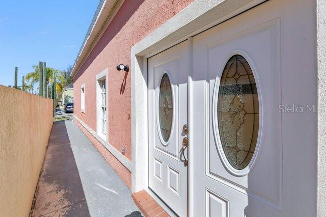 Image 9 of 36 For 1057 Universal Rest Place