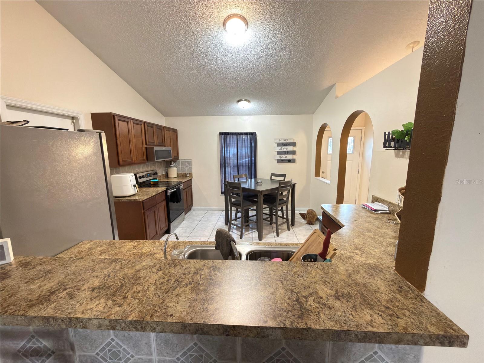 Listing photo id 9 for 796 Del Prado Drive