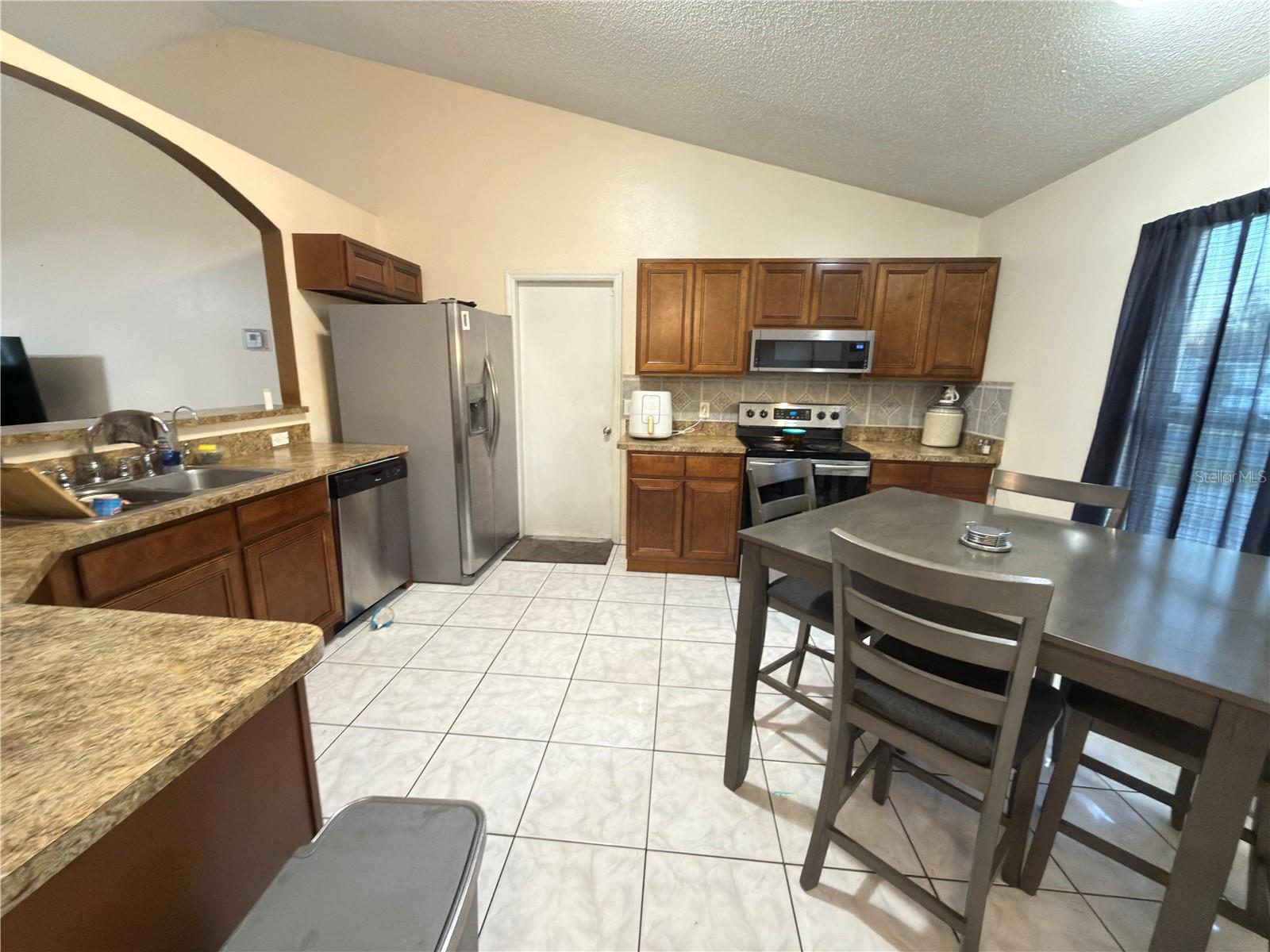 Listing photo id 11 for 796 Del Prado Drive