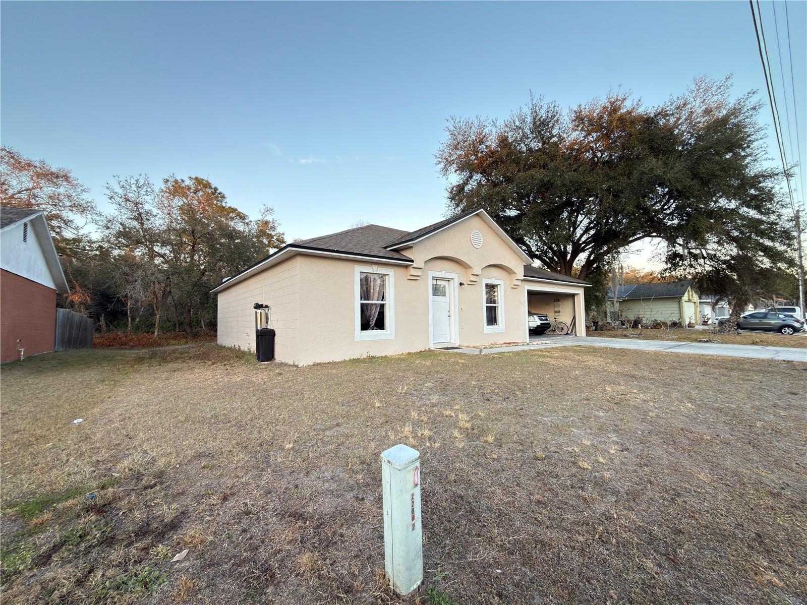 Listing photo id 2 for 796 Del Prado Drive