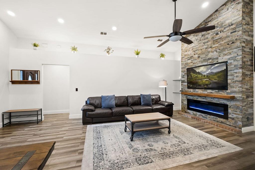 Image 8 of 33 For 4021 Spring Breeze Drive