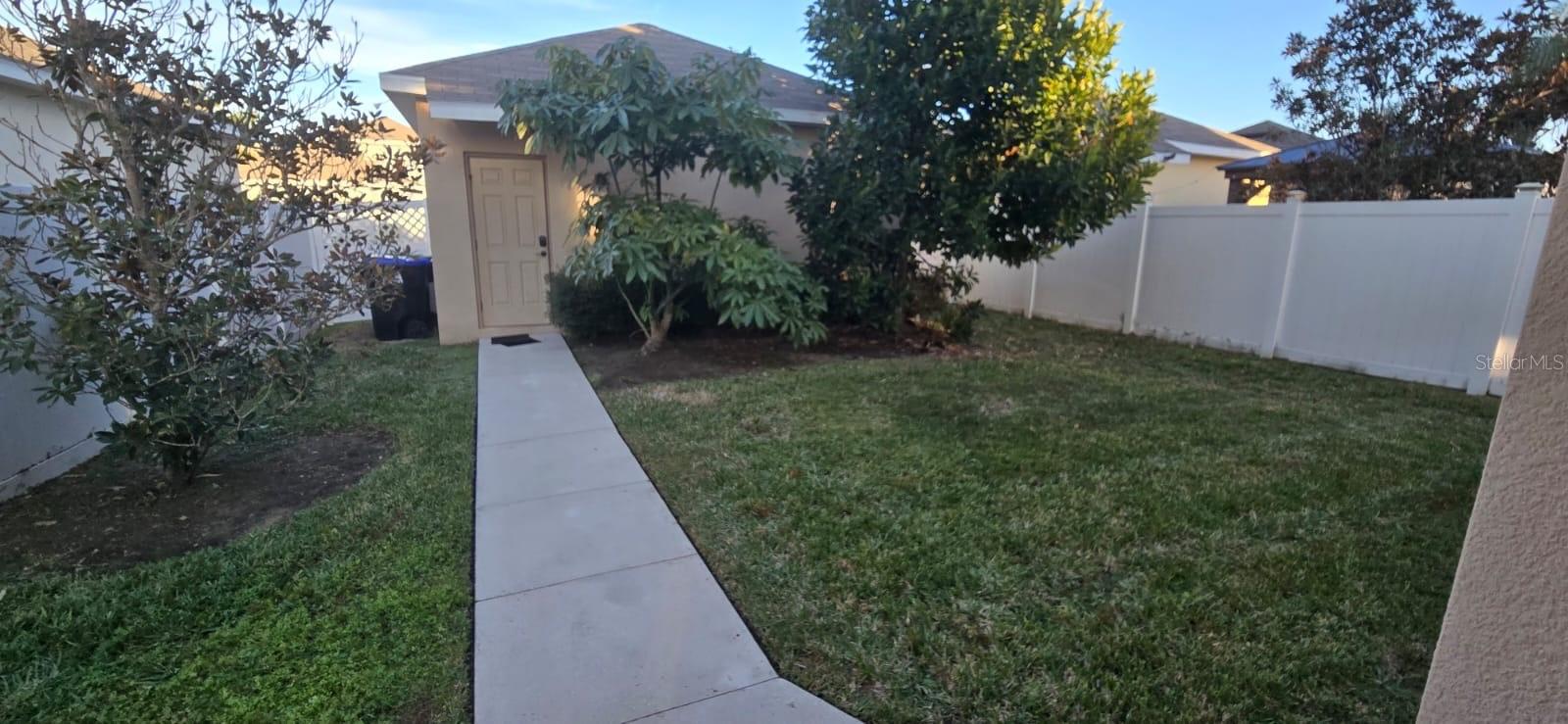 Image 21 of 23 For 10073 Bedtime Story Drive