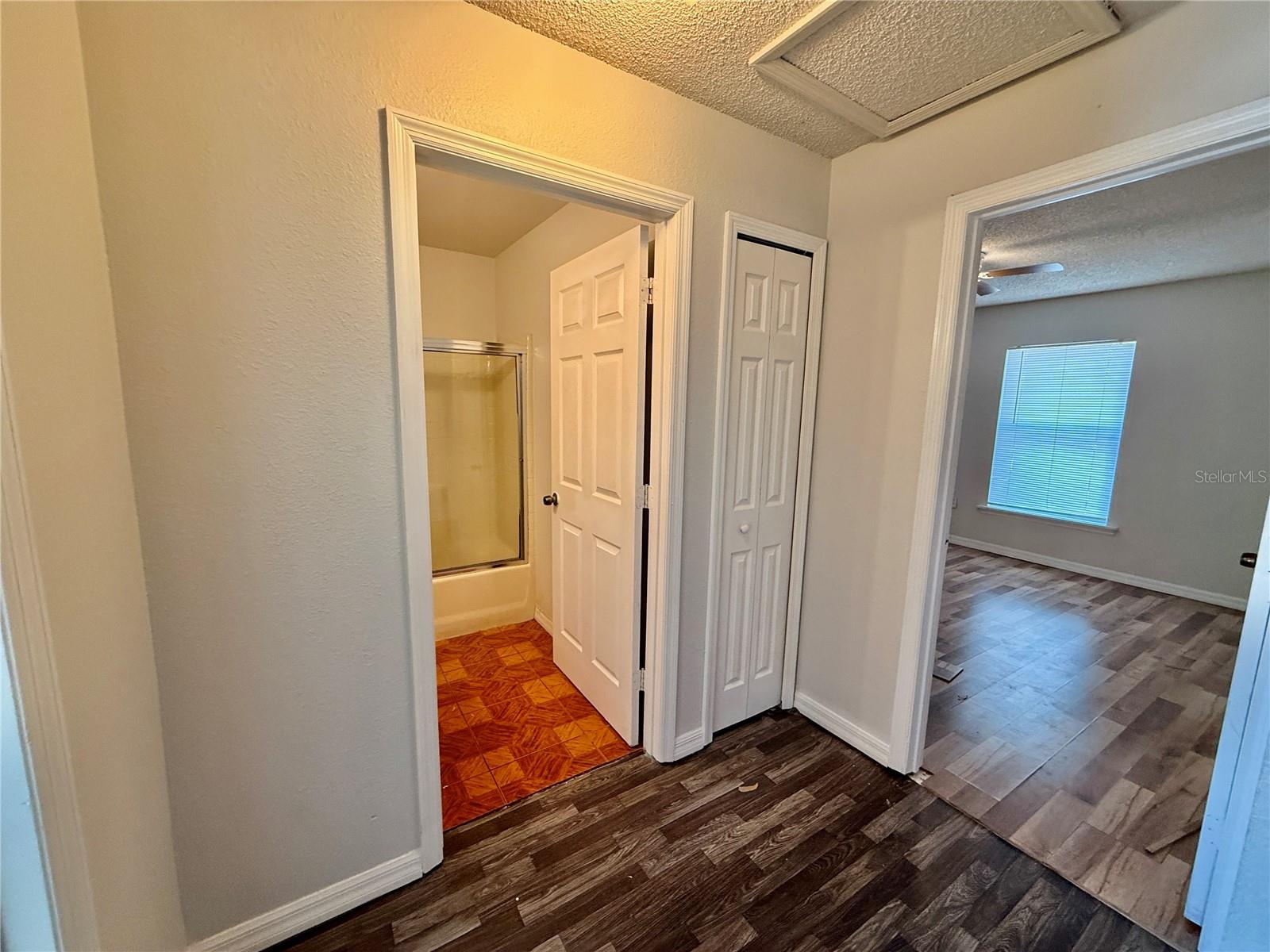 Image 14 of 25 For 431 Flamingo Court