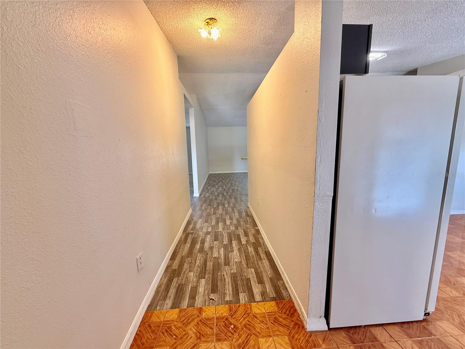 Image 16 of 25 For 431 Flamingo Court