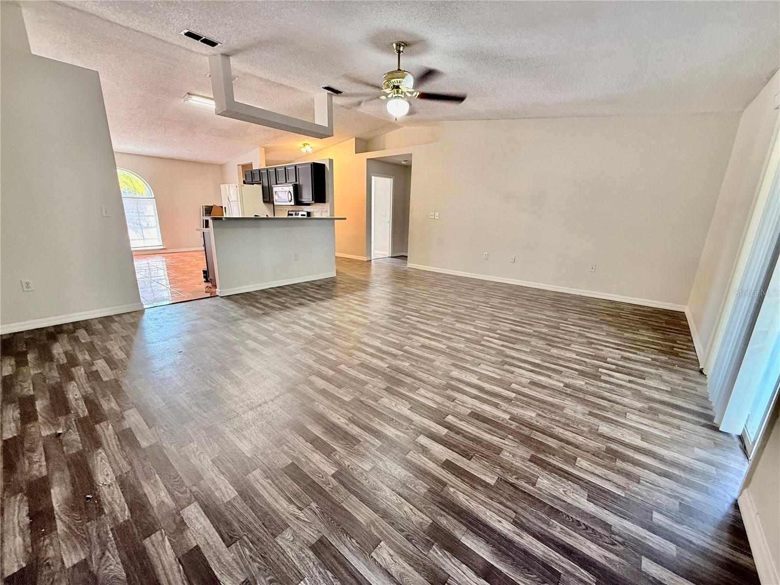 Image 19 of 25 For 431 Flamingo Court