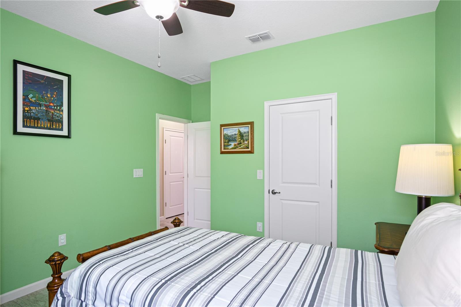 Image 20 of 39 For 468 Sapphire Drive