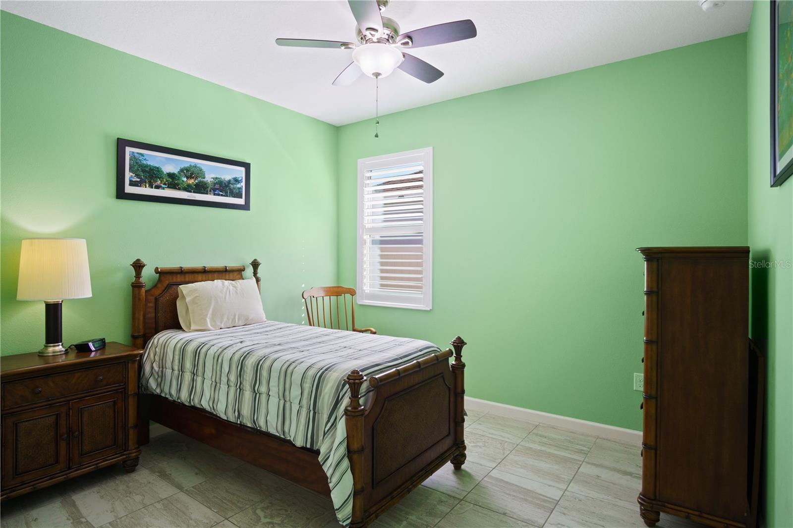 Image 21 of 39 For 468 Sapphire Drive