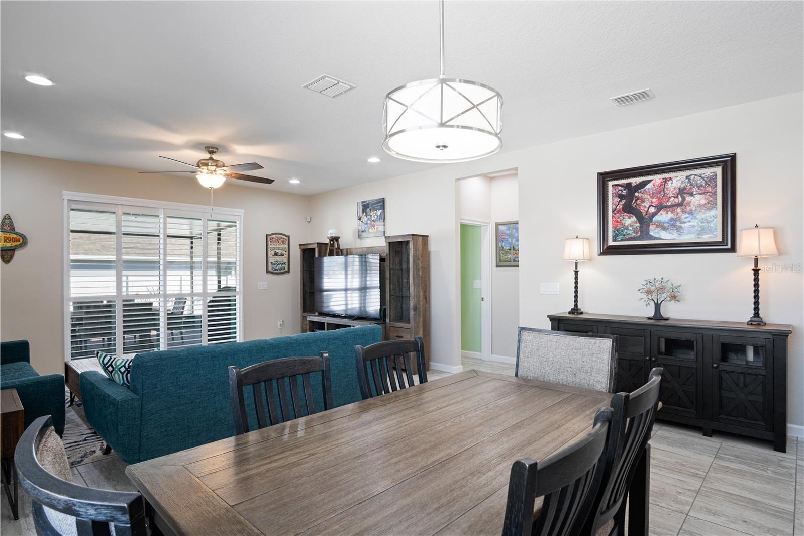 Image 24 of 39 For 468 Sapphire Drive