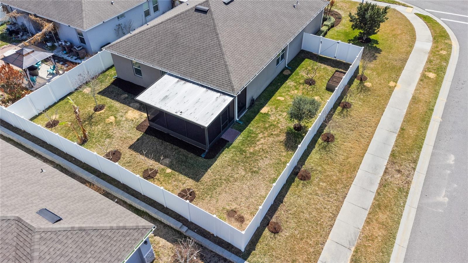 Image 31 of 39 For 468 Sapphire Drive