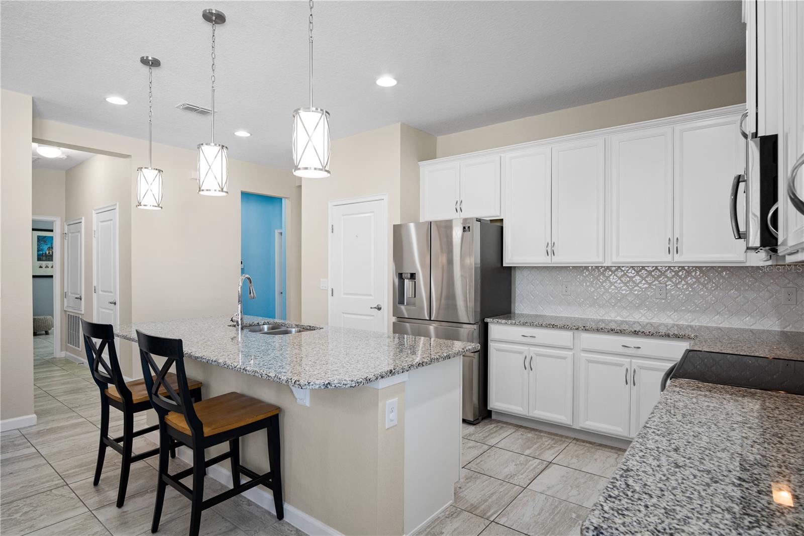 Image 4 of 39 For 468 Sapphire Drive