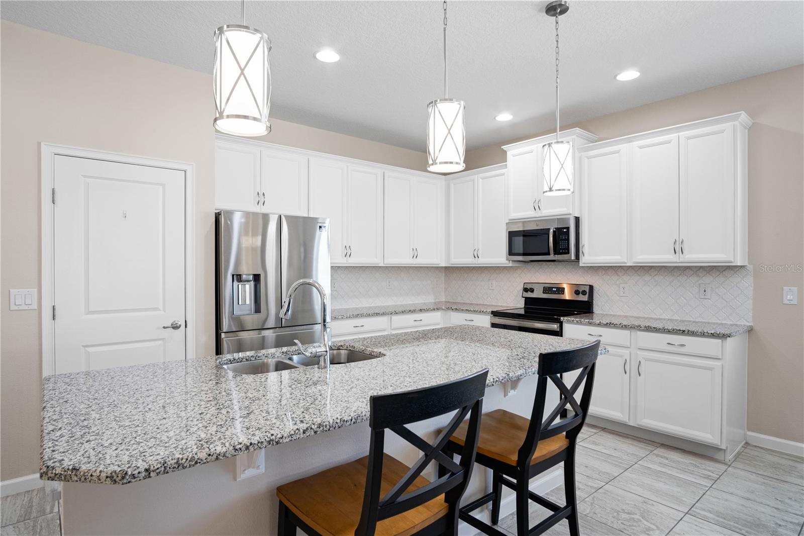 Image 5 of 39 For 468 Sapphire Drive