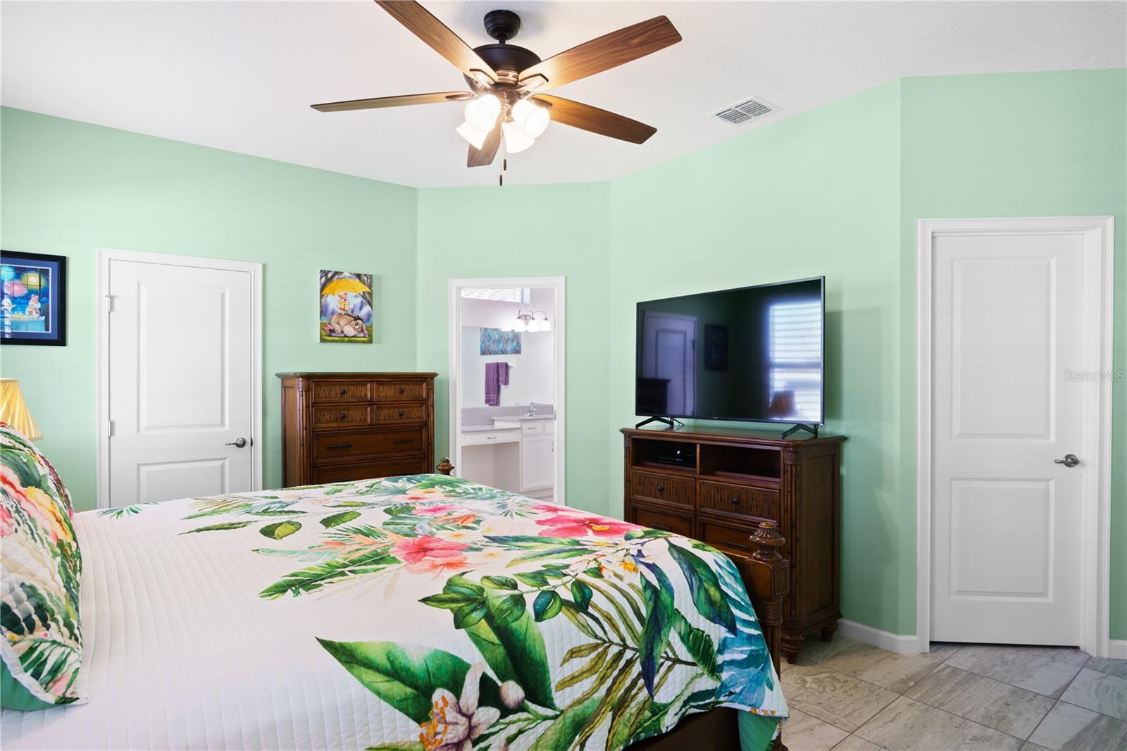 Image 9 of 39 For 468 Sapphire Drive