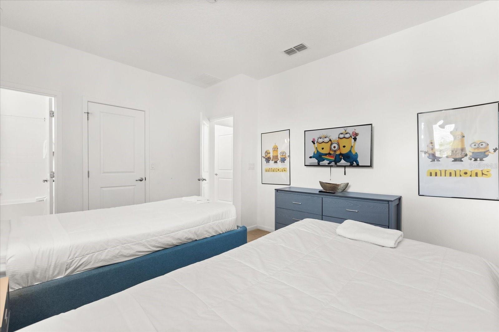 Image 18 of 33 For 4565 Cabello Loop