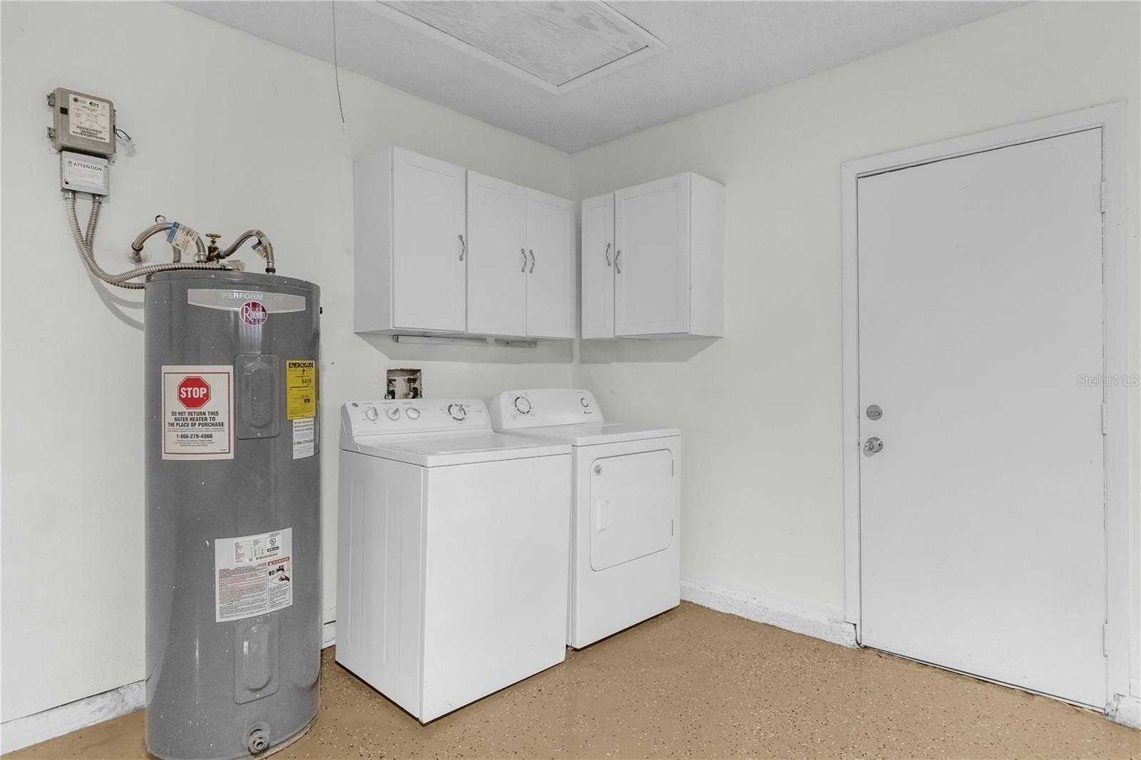 Image 13 of 26 For 14528 Redmeadow Court