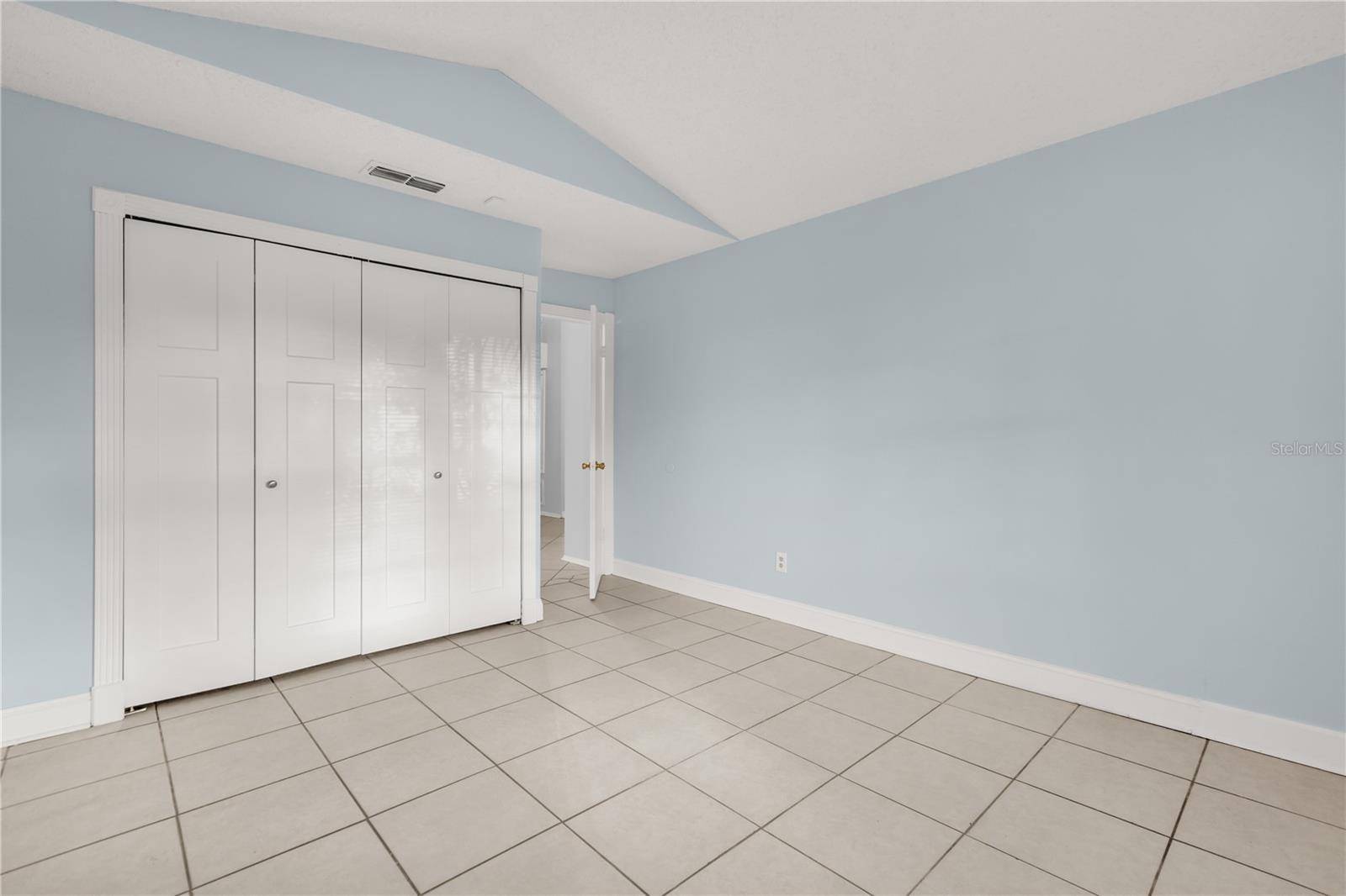 Image 15 of 26 For 14528 Redmeadow Court