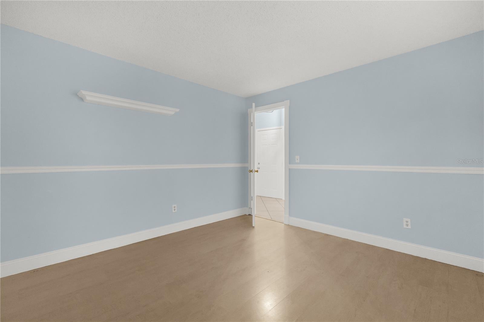 Image 18 of 26 For 14528 Redmeadow Court