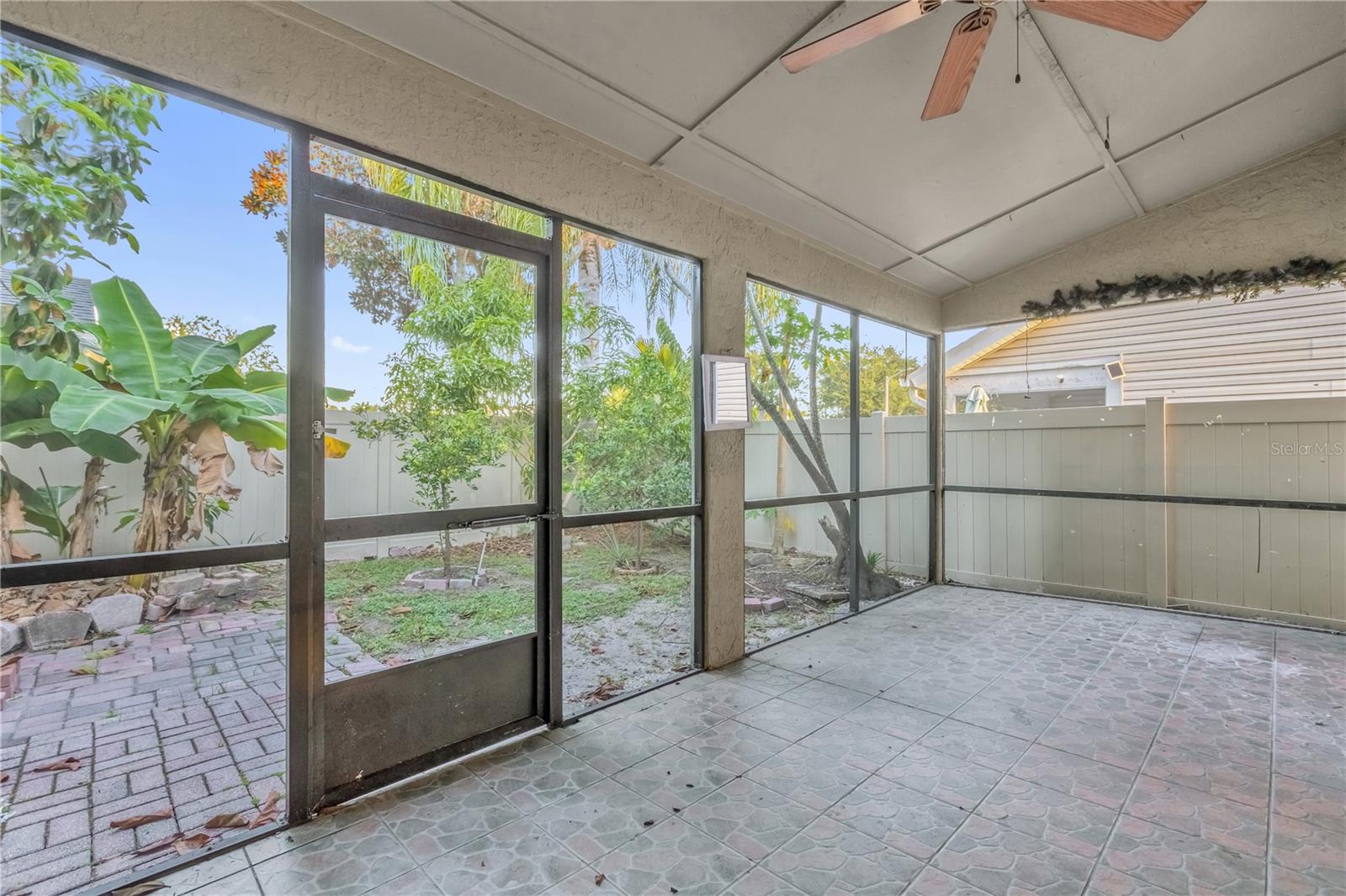 Image 22 of 26 For 14528 Redmeadow Court