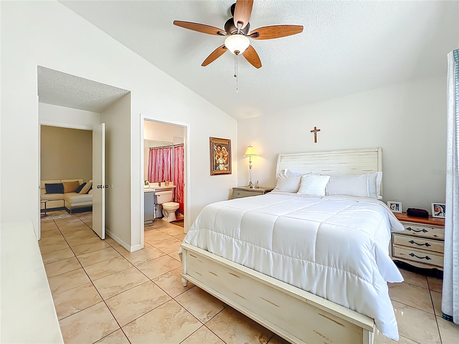 Image 20 of 55 For 2364 Water View Loop