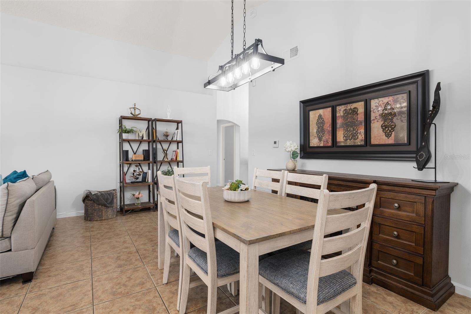 Image 13 of 51 For 2752 Wilshire Road