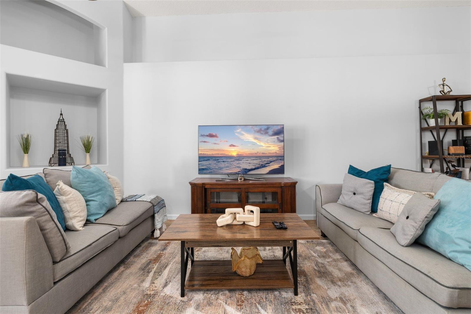 Image 14 of 51 For 2752 Wilshire Road