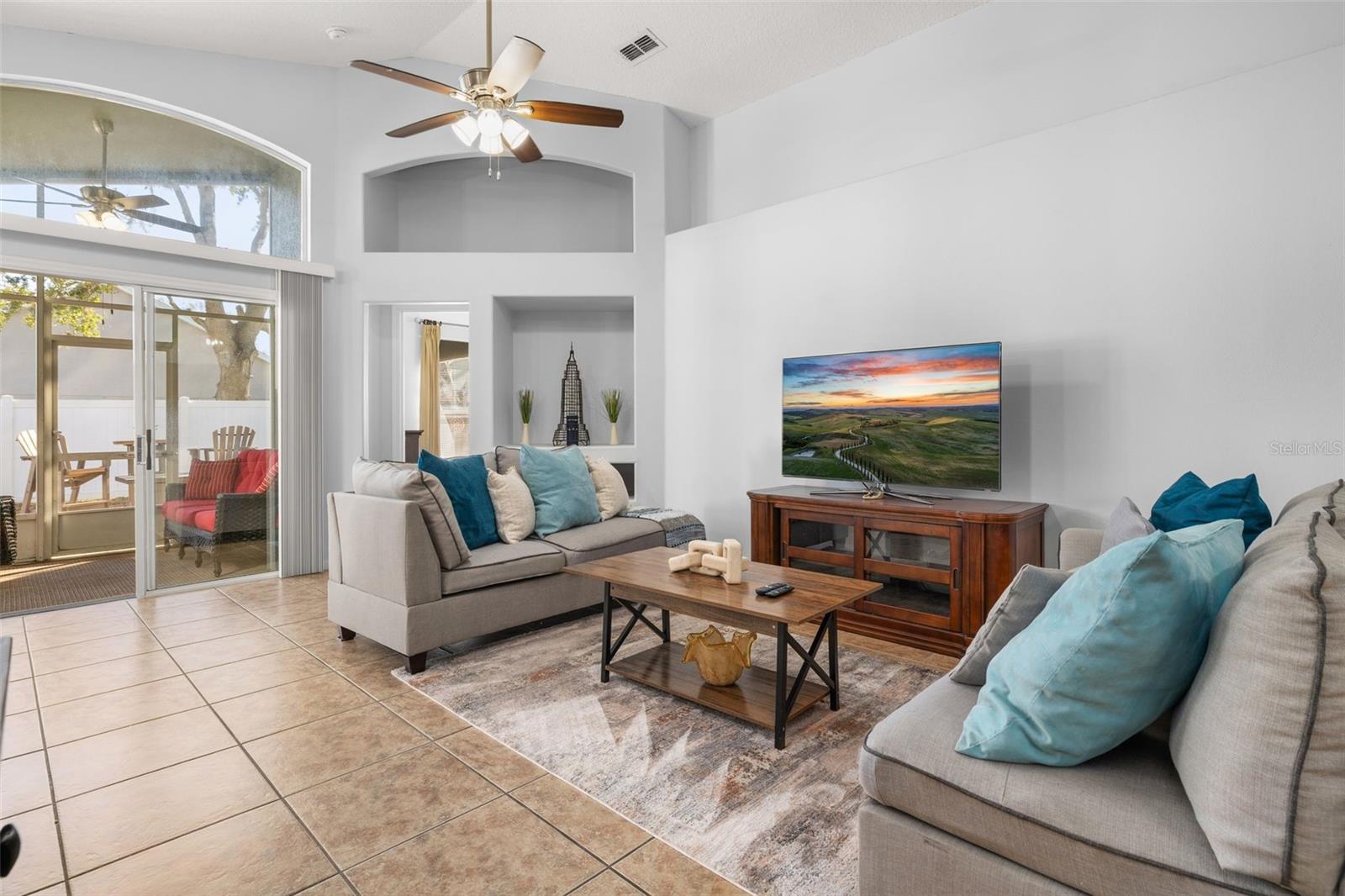 Image 15 of 51 For 2752 Wilshire Road