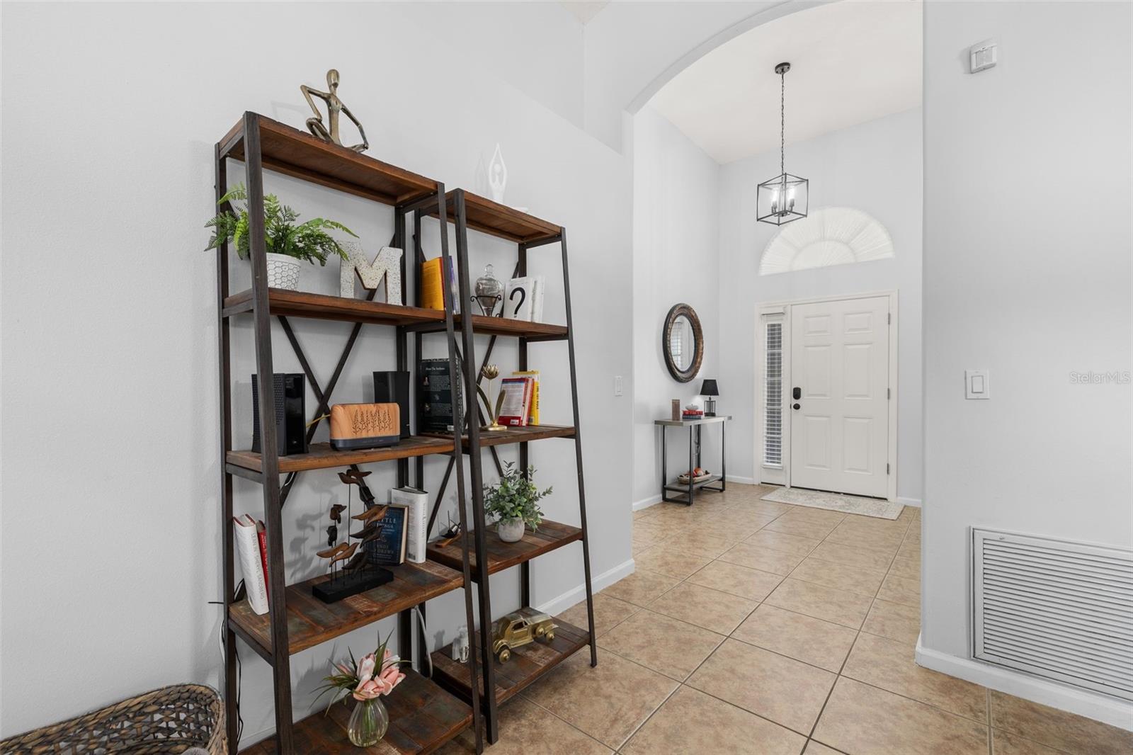 Image 34 of 51 For 2752 Wilshire Road