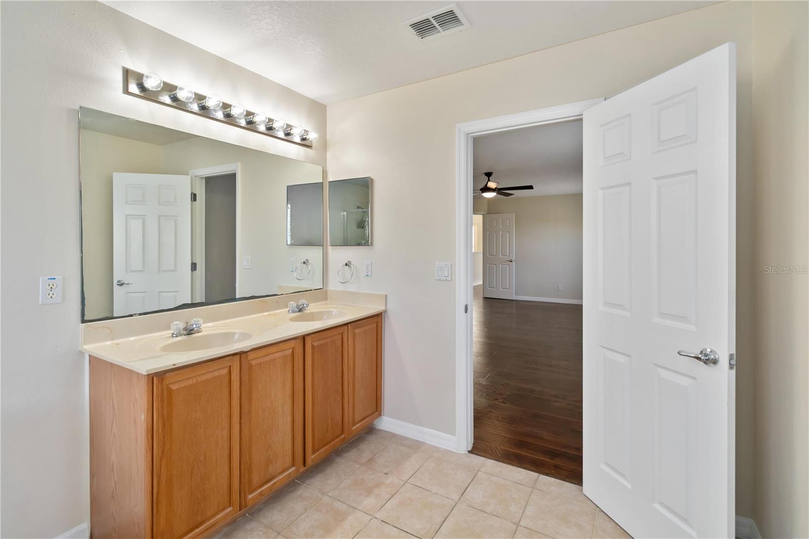 Image 30 of 62 For 10408 Chorlton Circle