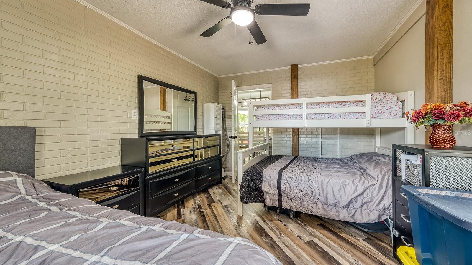 Image 19 of 24 For 2122 Lake Boulevard