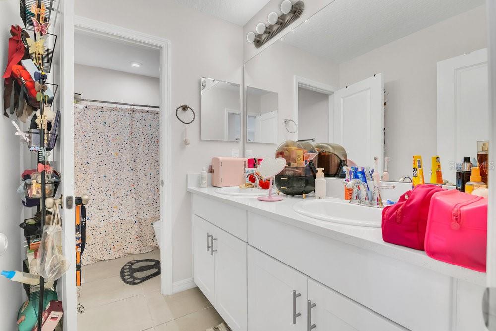 Image 17 of 37 For 5225 Tuscany Lane