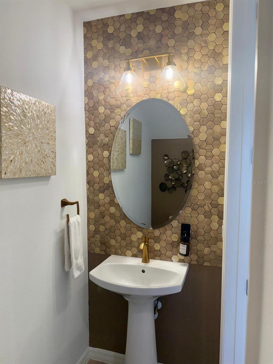 Image 3 of 24 For 803 Longboat Drive Nw