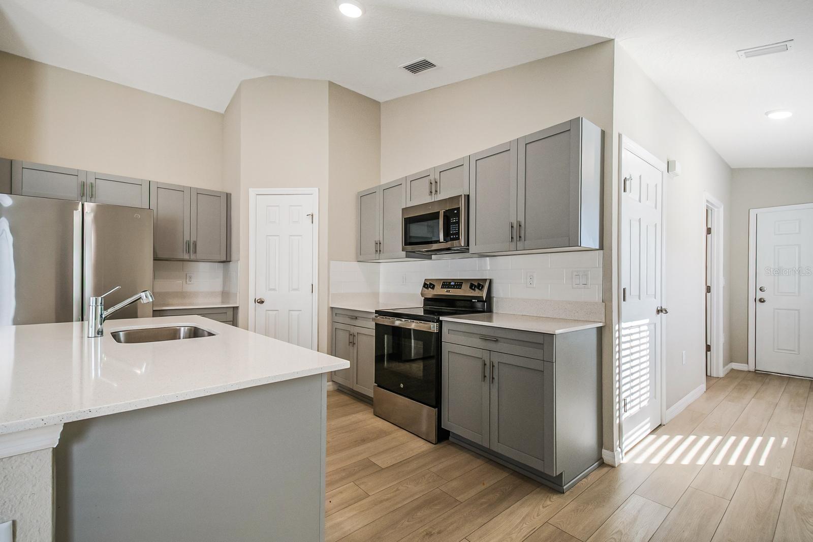 Image 4 of 30 For 1345 Derry Ave