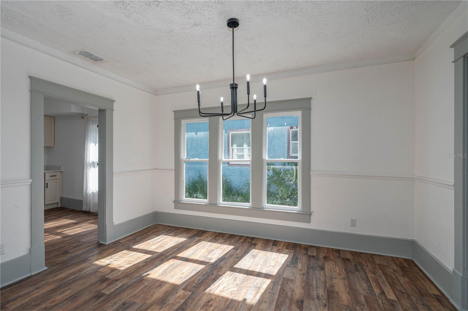 Image 4 of 5 For 511 Avenue G Nw