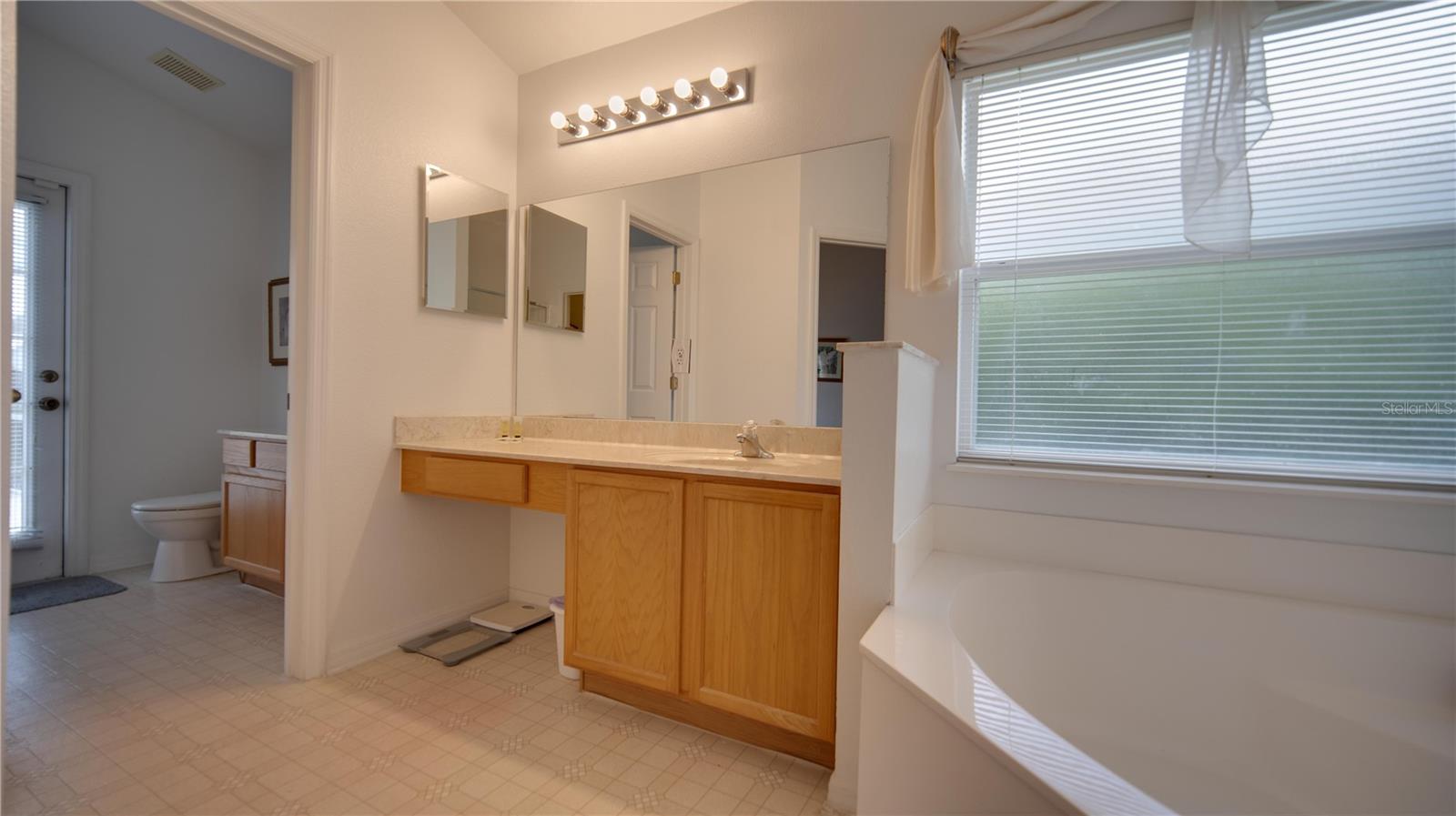 Image 23 of 27 For 408 Bloomingdale Drive